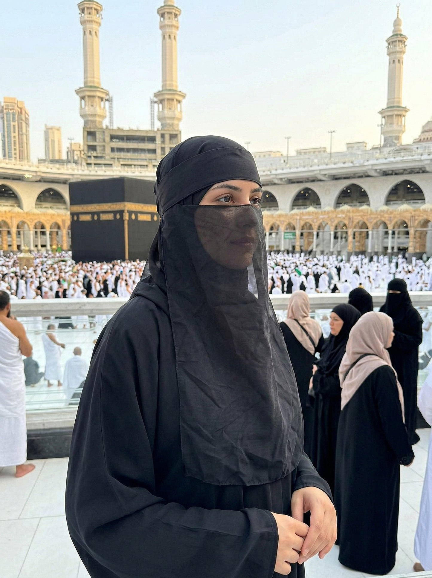 Ladies Hijab Pe Cap